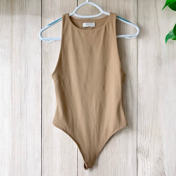 Aritzia Babaton Contour '90s Bodysuit Size Small in Beige Sleeveless Stretch - Picture 1 of 13